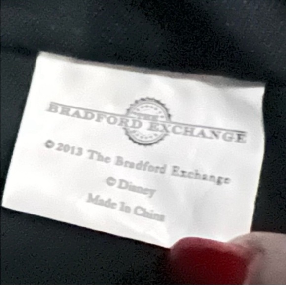 The Bradford Exchange Disney Mickey and Minnie Love Story Handbag. Like New. - Picture 3 of 14